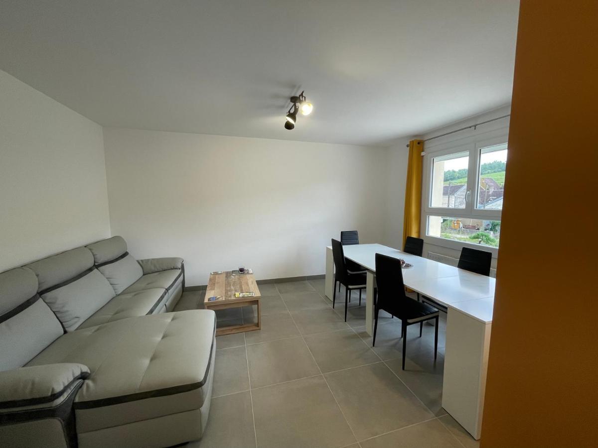 Maison De Campagne Entre Vigne Et Bois ชาบลี ภายนอก รูปภาพ